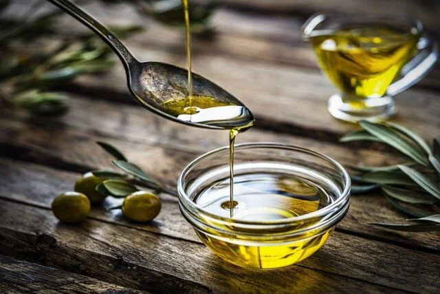 Minyak Nabati sebagai Sumber Lemak Sehat, Jenis, Proses Produksi, Manfaat, Dampak Kesehatan, serta Peranannya dalam Industri Pangan dan Energi Terbarukan di Era Modern