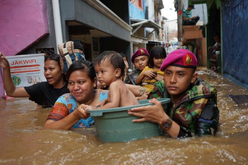 Panduan Lengkap Menghadapi Darurat Warga di Rumah, Darurat Warga di Kantor, dan Darurat Warga di Perusahaan untuk Kesiapsiagaan, Penanganan, serta Pemulihan Efektif