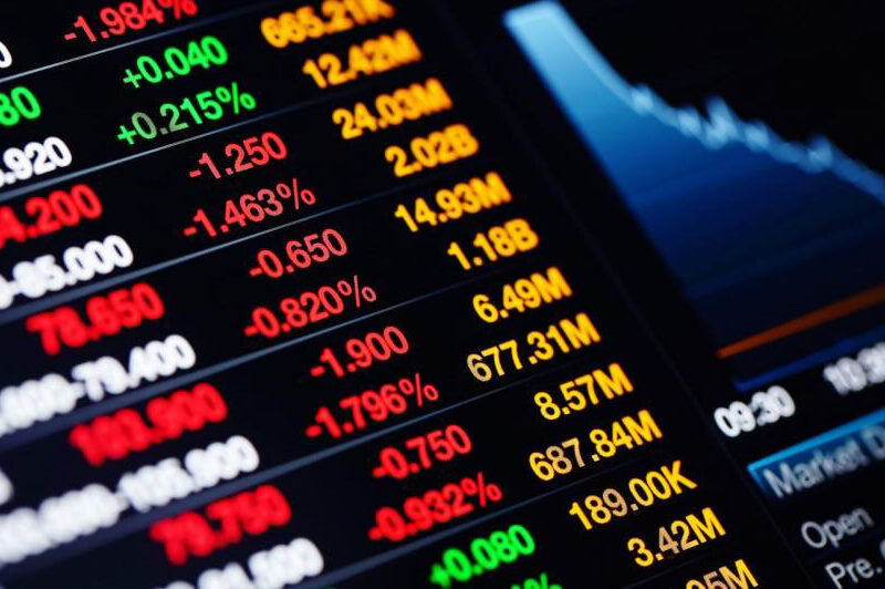 Investor Saham dan Strategi Portofolio: Panduan Diversifikasi, Manajemen Risiko, Analisis Fundamental dan Teknikal, serta Tips Praktis untuk Meningkatkan Keuntungan dan Meminimalkan Kerugian di Pasar Saham Indonesia dan Global